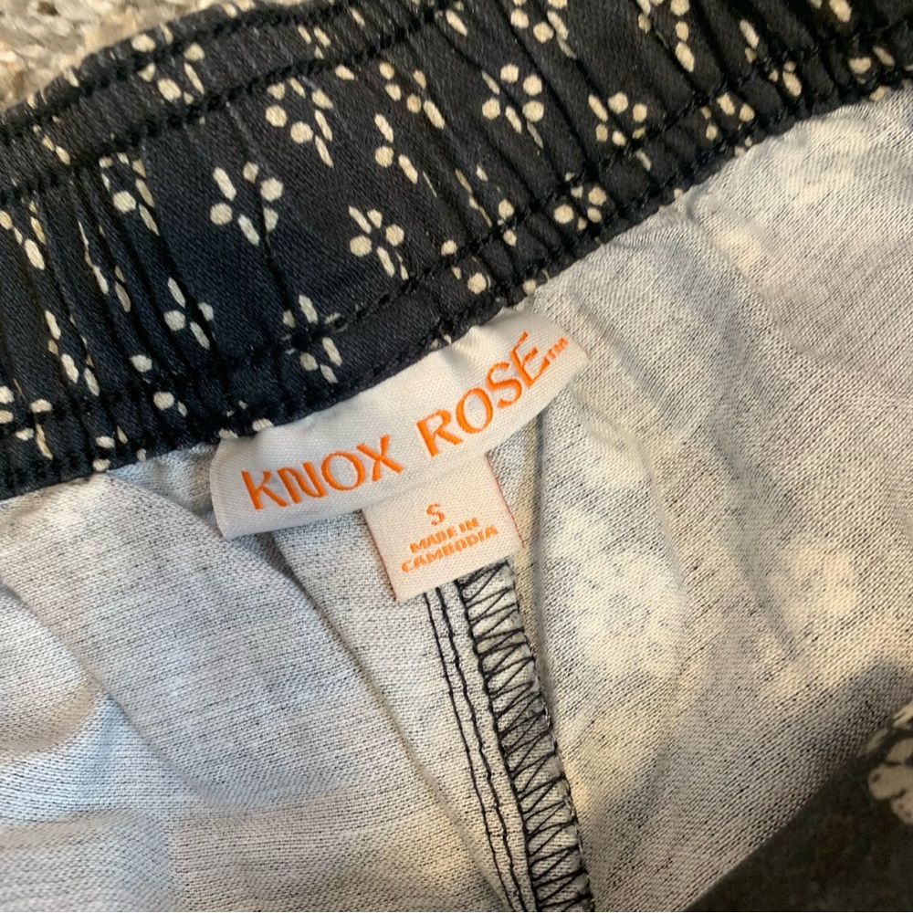 Knox Rose Paisley Printed High Waisted Shorts - Picture 9 of 12